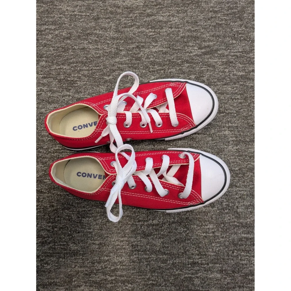 Converse Chuck Taylor All Star Low Top Kid's Size 1 Red Canvas Sneakers
